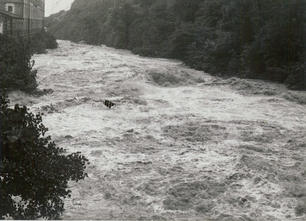 Río Besaya crecido